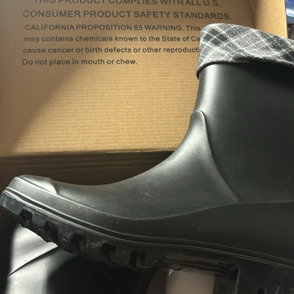 Henry ferrera girls rain boots size 7 new with tag - Picture 3 of 4